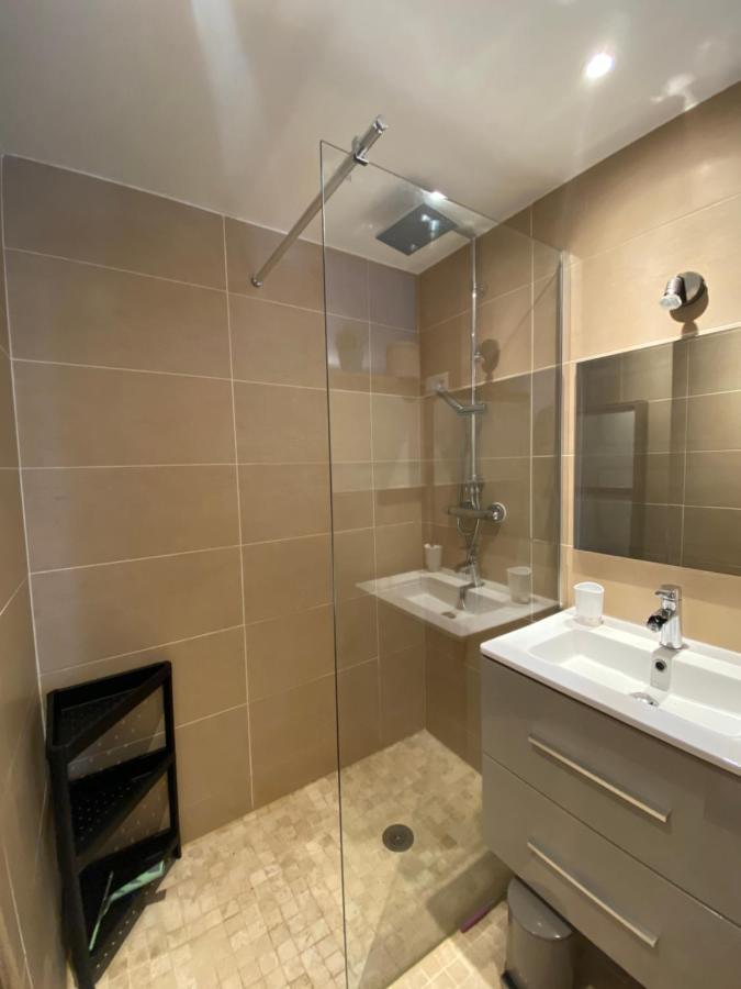 Agreable Studio Proche Sttropez Piscine Et Tennis Gassin Exterior foto